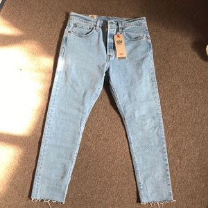 NWT light wash Levi’s 501 skinny jeans